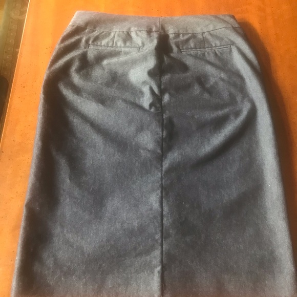 Clearance Sale Issac Mizrahi Skirt - Picture 7 of 7